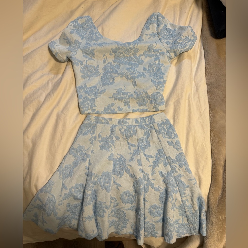 SET pastel blue floral Aqua by Bloomingdales matching set
